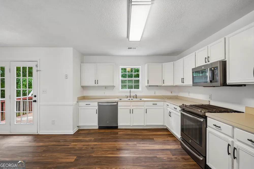 175 Morningview Hampton, GA 30228