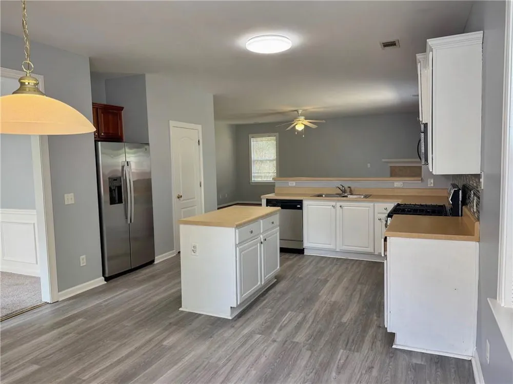 2513 Mockingbird Lane Locust Grove, GA 30248