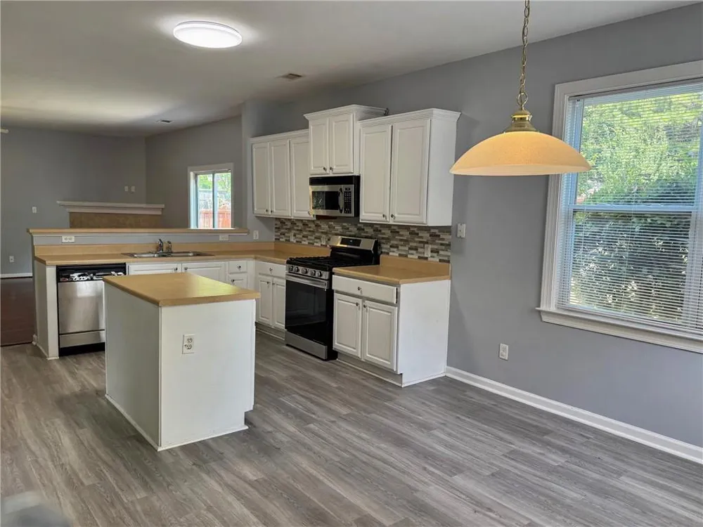 2513 Mockingbird Lane Locust Grove, GA 30248