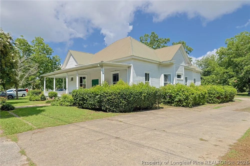 307 McCaskill Avenue Maxton, NC 28364