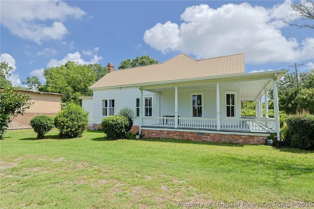 307 McCaskill Avenue Maxton, NC 28364