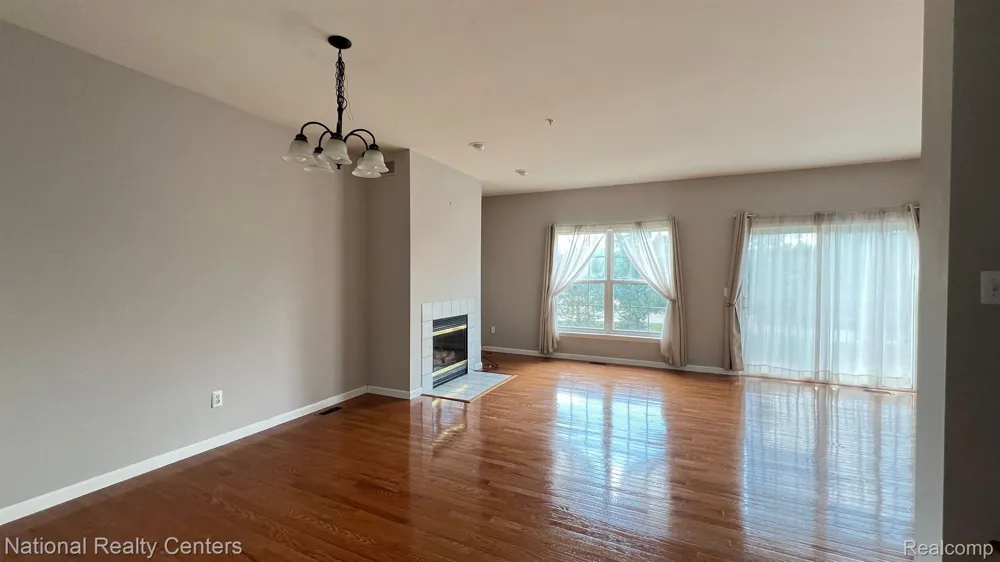 43795 CHERRY GROVE E Canton Charter Township, MI 48188