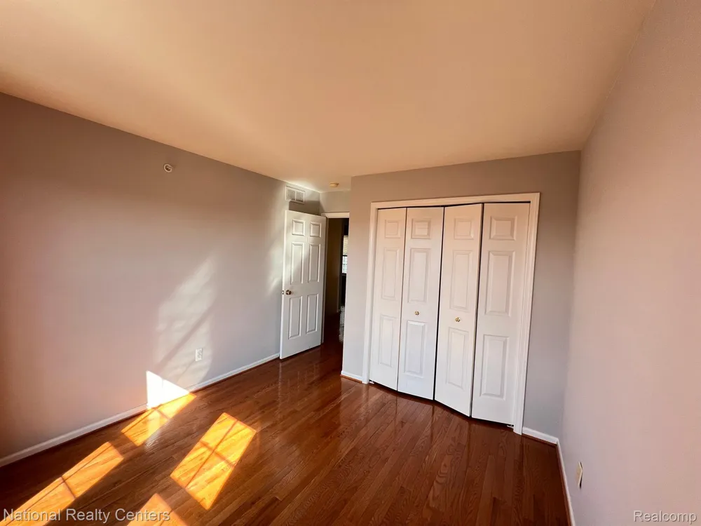 43795 CHERRY GROVE E Canton Charter Township, MI 48188