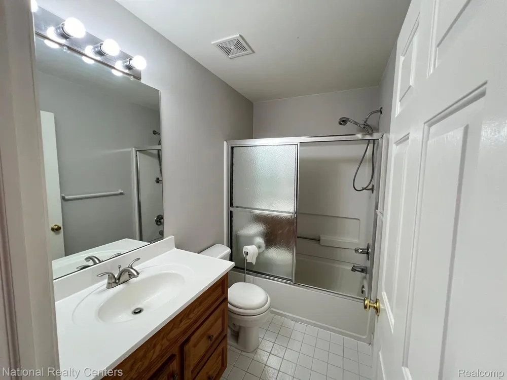 43795 CHERRY GROVE E Canton Charter Township, MI 48188