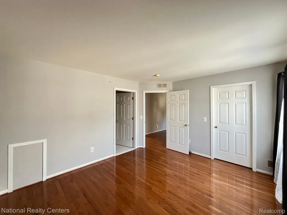 43795 CHERRY GROVE E Canton Charter Township, MI 48188