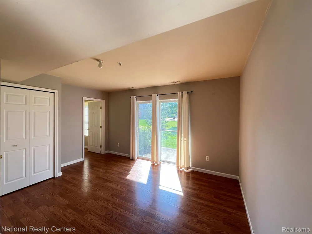 43795 CHERRY GROVE E Canton Charter Township, MI 48188