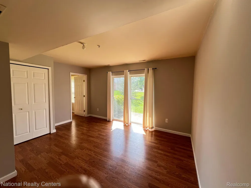 43795 CHERRY GROVE E Canton Charter Township, MI 48188