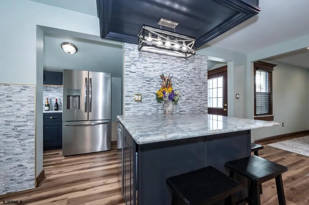 24 Miller Ln Somers Point, NJ 08244