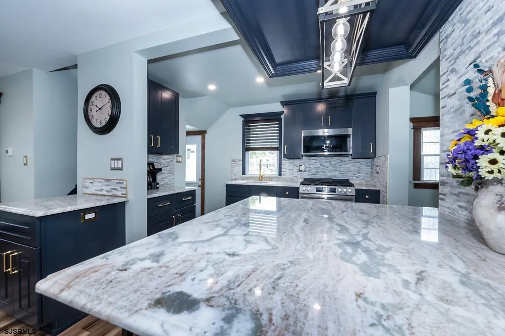 24 Miller Ln Somers Point, NJ 08244