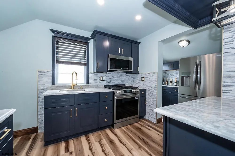 24 Miller Ln Somers Point, NJ 08244
