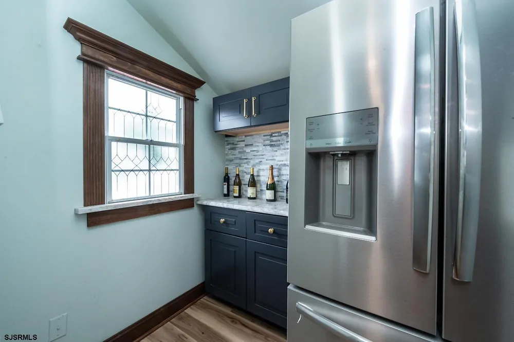 24 Miller Ln Somers Point, NJ 08244
