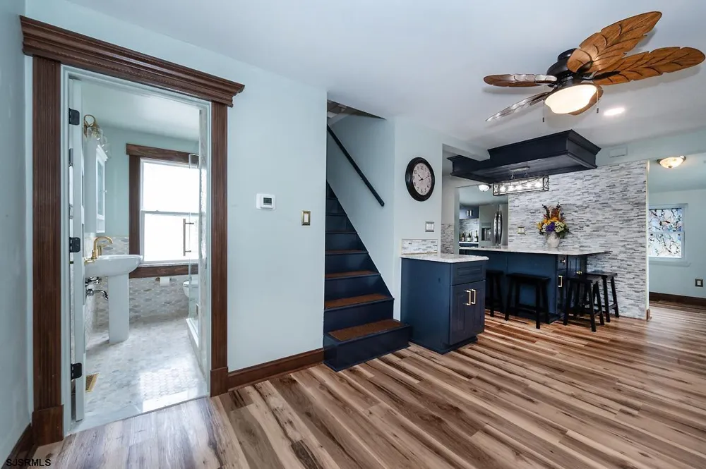 24 Miller Ln Somers Point, NJ 08244