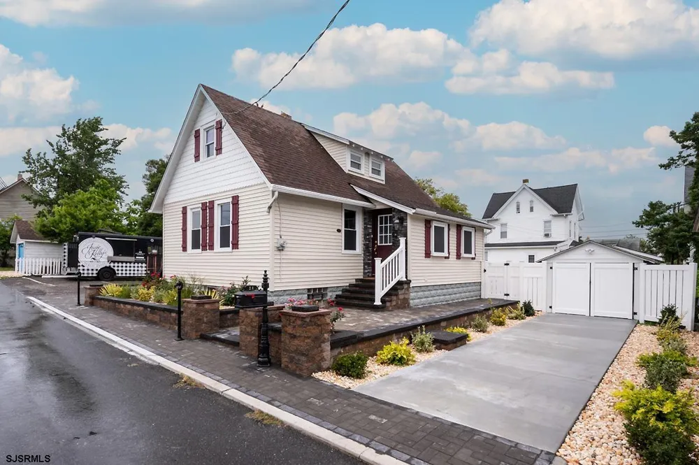 24 Miller Ln Somers Point, NJ 08244