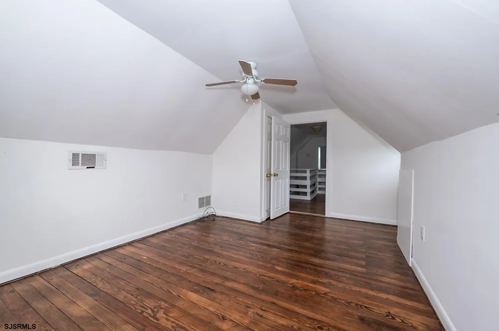24 Miller Ln Somers Point, NJ 08244