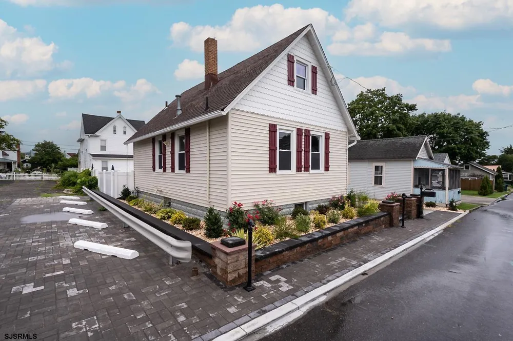 24 Miller Ln Somers Point, NJ 08244