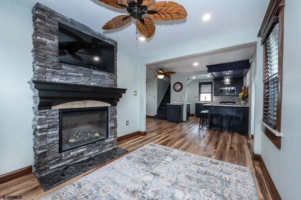 24 Miller Ln Somers Point, NJ 08244