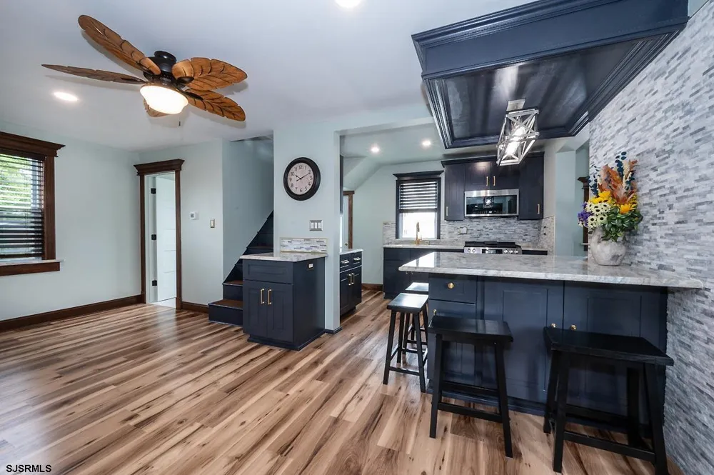 24 Miller Ln Somers Point, NJ 08244