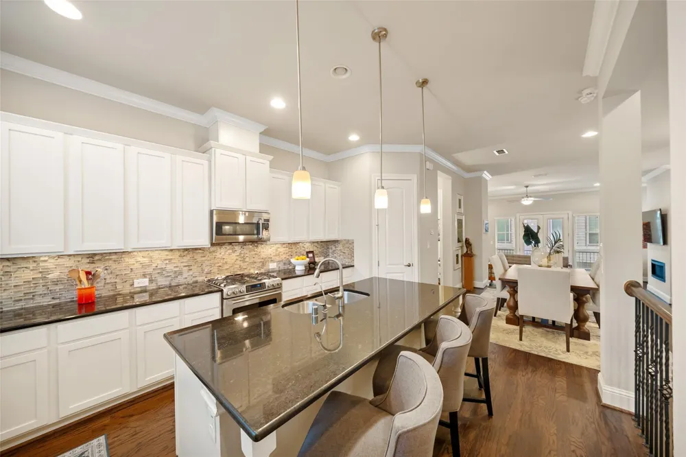 6005 Kansas Street #B Houston, TX 77007