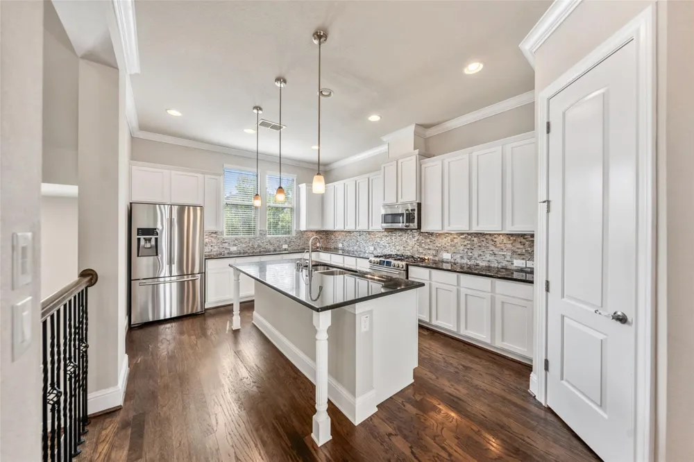 6005 Kansas Street #B Houston, TX 77007