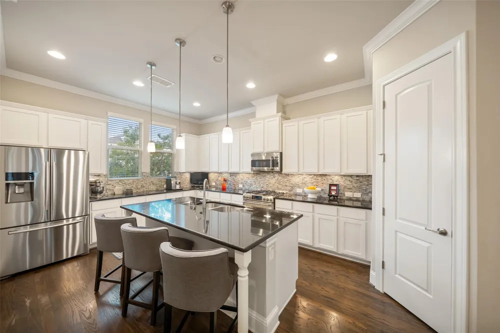 6005 Kansas Street #B Houston, TX 77007