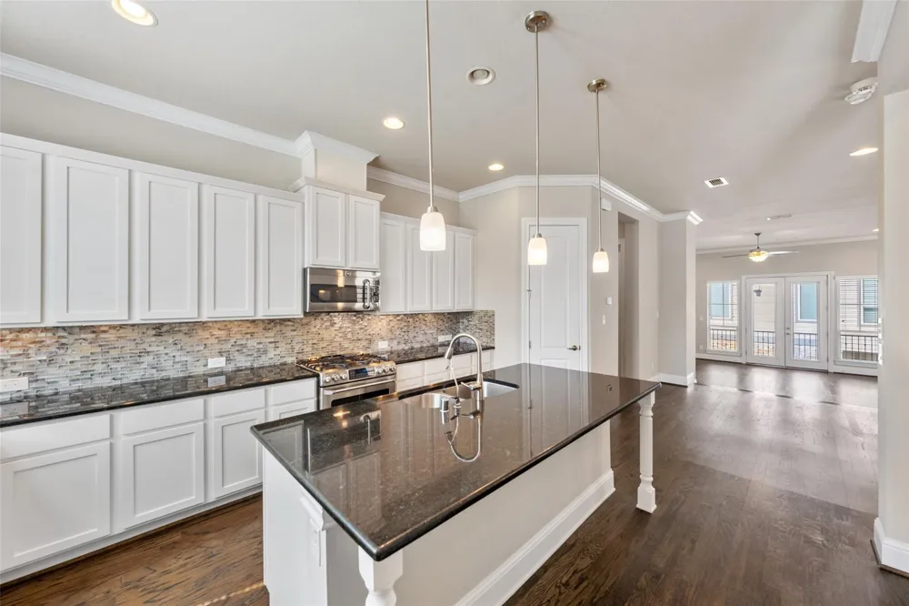 6005 Kansas Street #B Houston, TX 77007