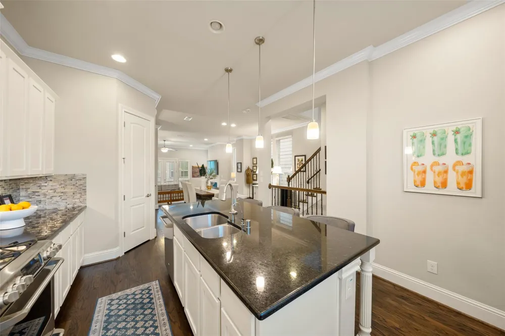 6005 Kansas Street #B Houston, TX 77007