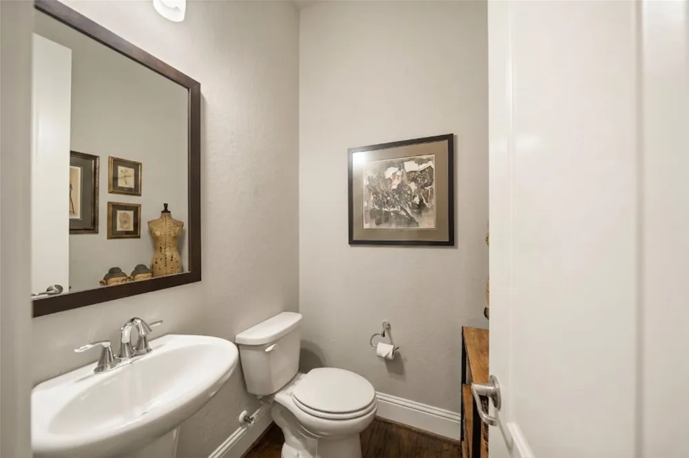 6005 Kansas Street #B Houston, TX 77007