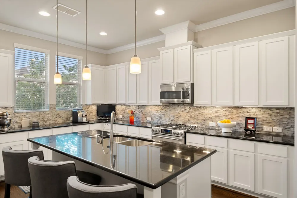 6005 Kansas Street #B Houston, TX 77007