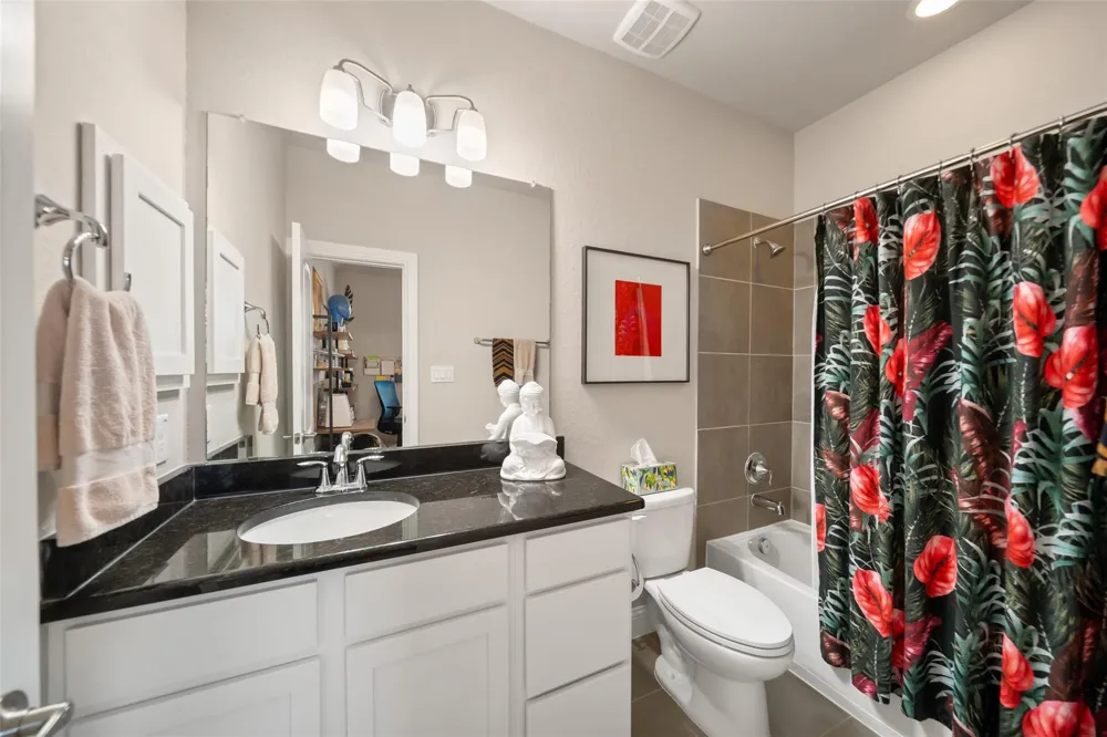 6005 Kansas Street #B Houston, TX 77007