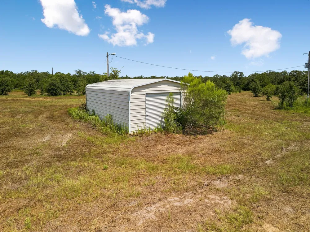 1430 Raymond Lehmann Lane Ledbetter, TX 78946