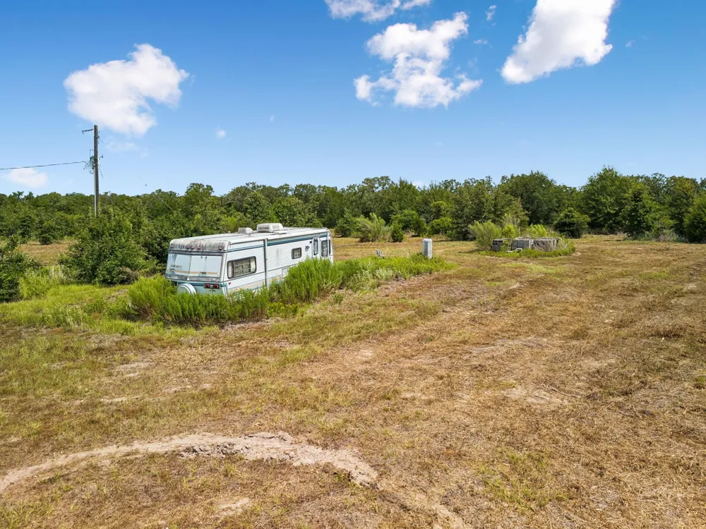 1430 Raymond Lehmann Lane Ledbetter, TX 78946