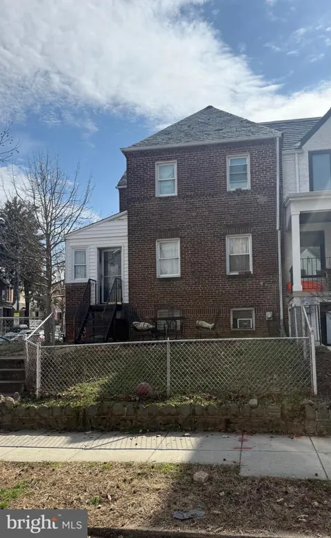1741 D STREET NE