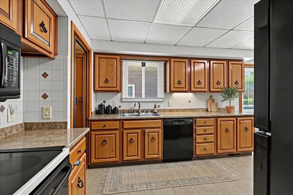 15640 Stricker Avenue Eastpointe, MI 48021