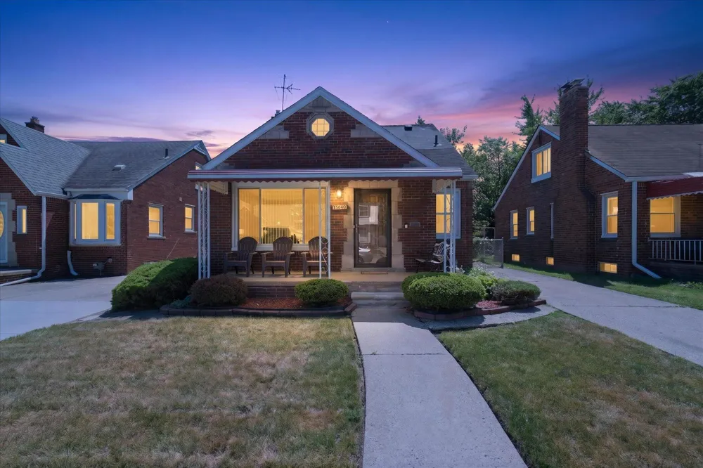 15640 Stricker Avenue Eastpointe, MI 48021