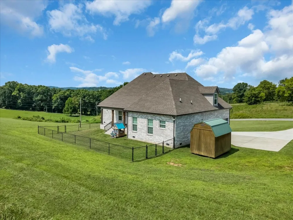 1301 Whiteside Hill Rd Wartrace, TN 37183