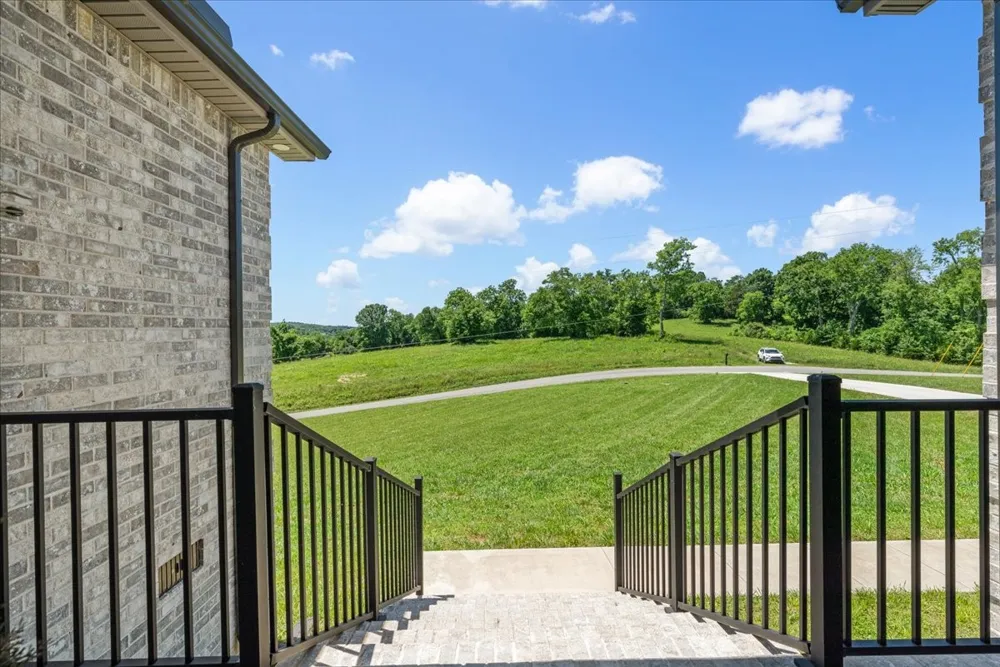 1301 Whiteside Hill Rd Wartrace, TN 37183