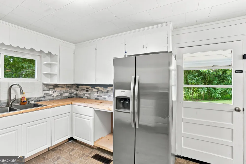 918 Sims Harris RD Lula, GA 30554