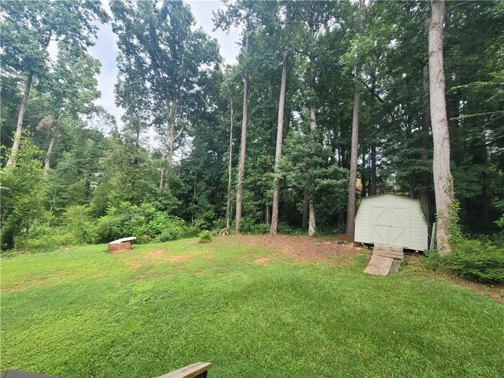 4641 Lucerne Valley Rd SW Lilburn, GA 30047