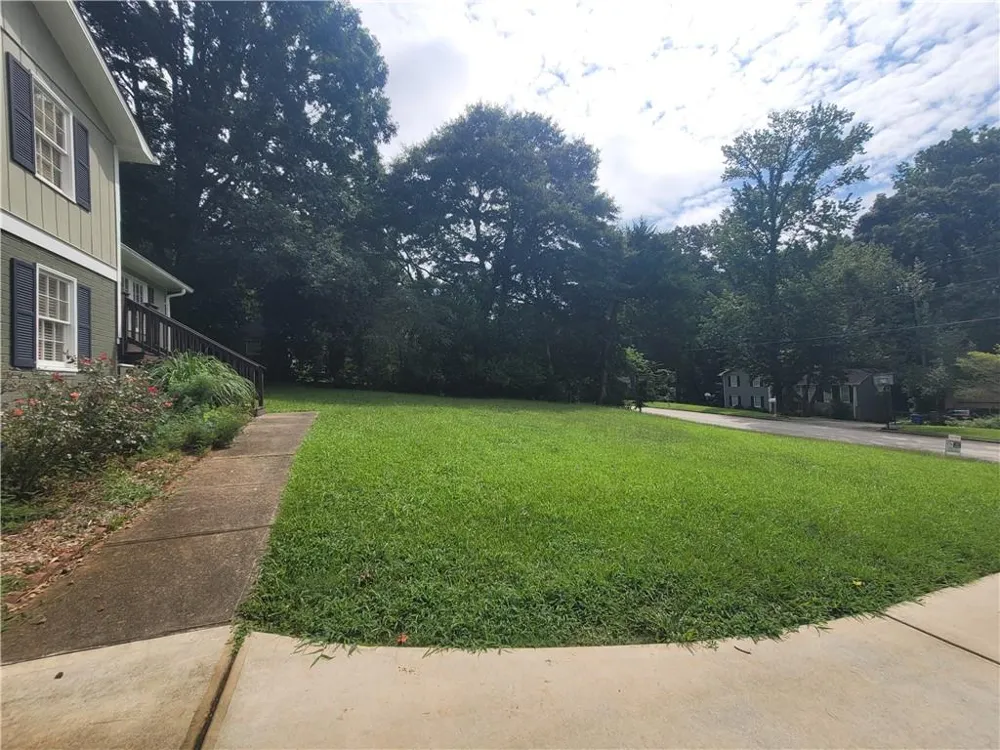 4641 Lucerne Valley Rd SW Lilburn, GA 30047