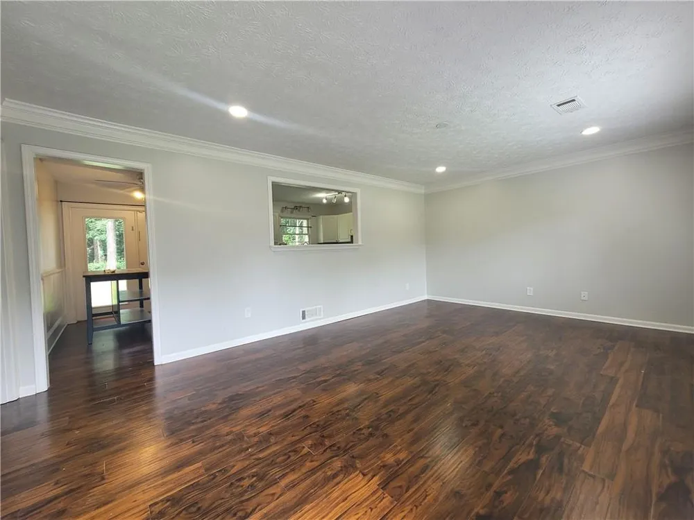 4641 Lucerne Valley Rd SW Lilburn, GA 30047