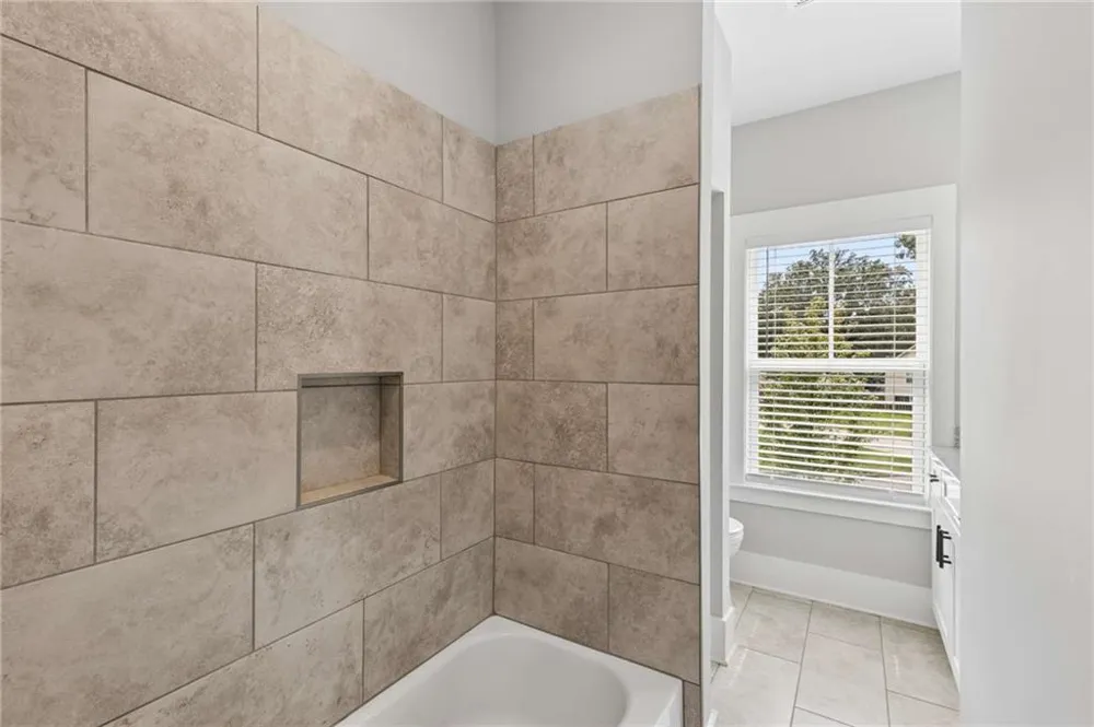 859 East Avenue Scottdale, GA 30079
