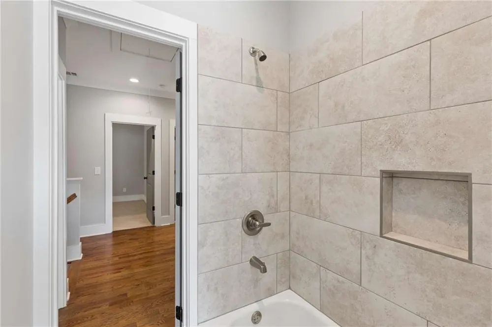 859 East Avenue Scottdale, GA 30079