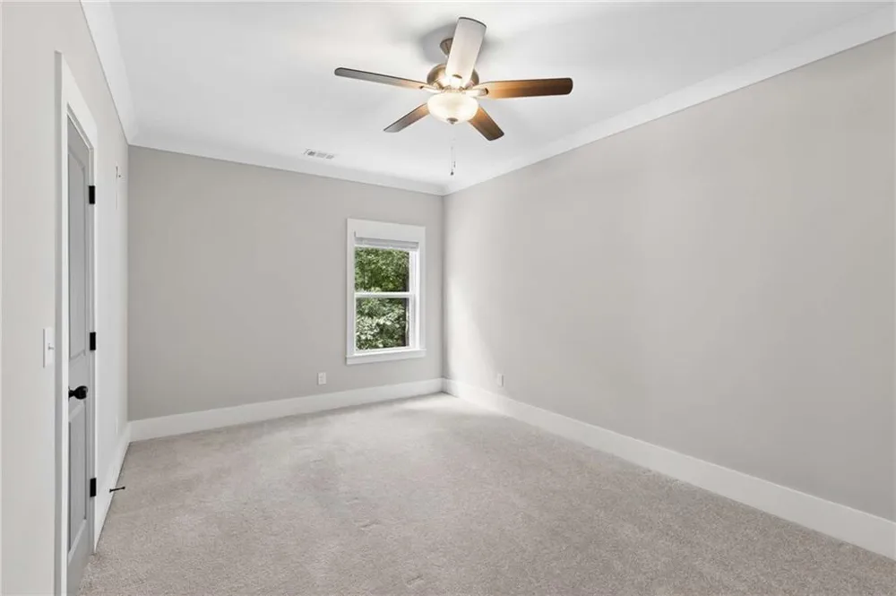 859 East Avenue Scottdale, GA 30079