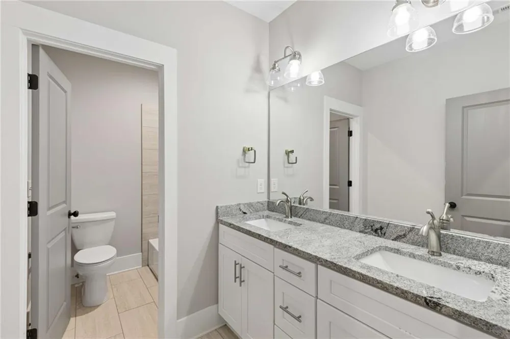 859 East Avenue Scottdale, GA 30079