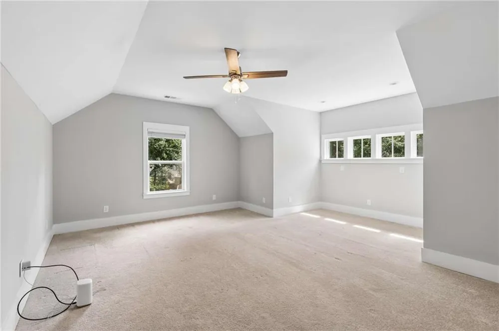 859 East Avenue Scottdale, GA 30079