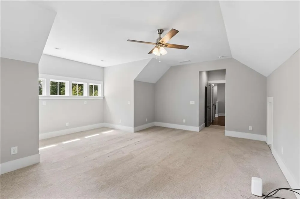 859 East Avenue Scottdale, GA 30079