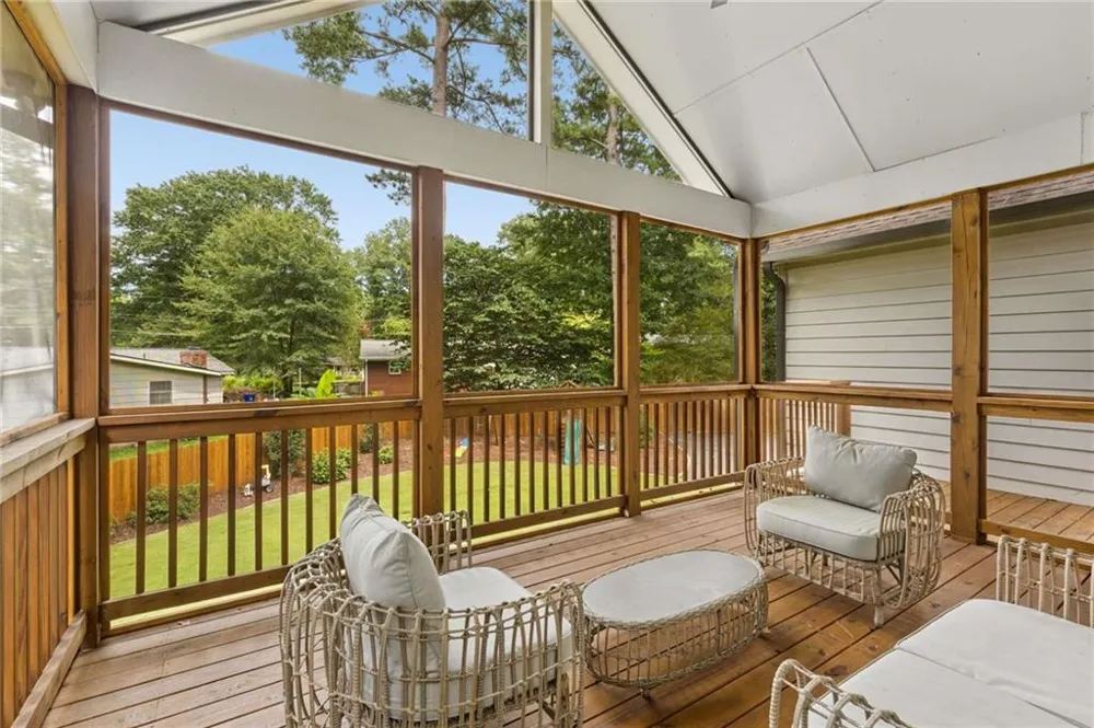 859 East Avenue Scottdale, GA 30079