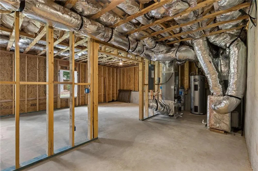 859 East Avenue Scottdale, GA 30079