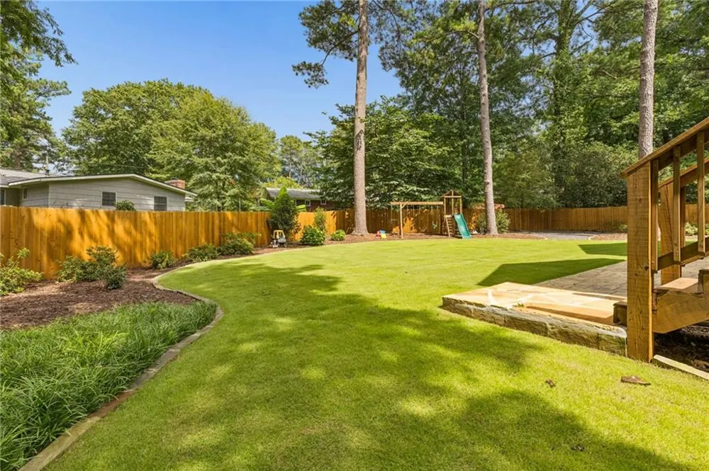 859 East Avenue Scottdale, GA 30079