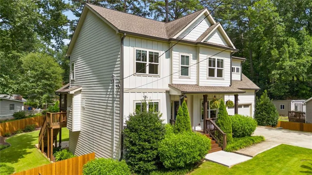 859 East Avenue Scottdale, GA 30079